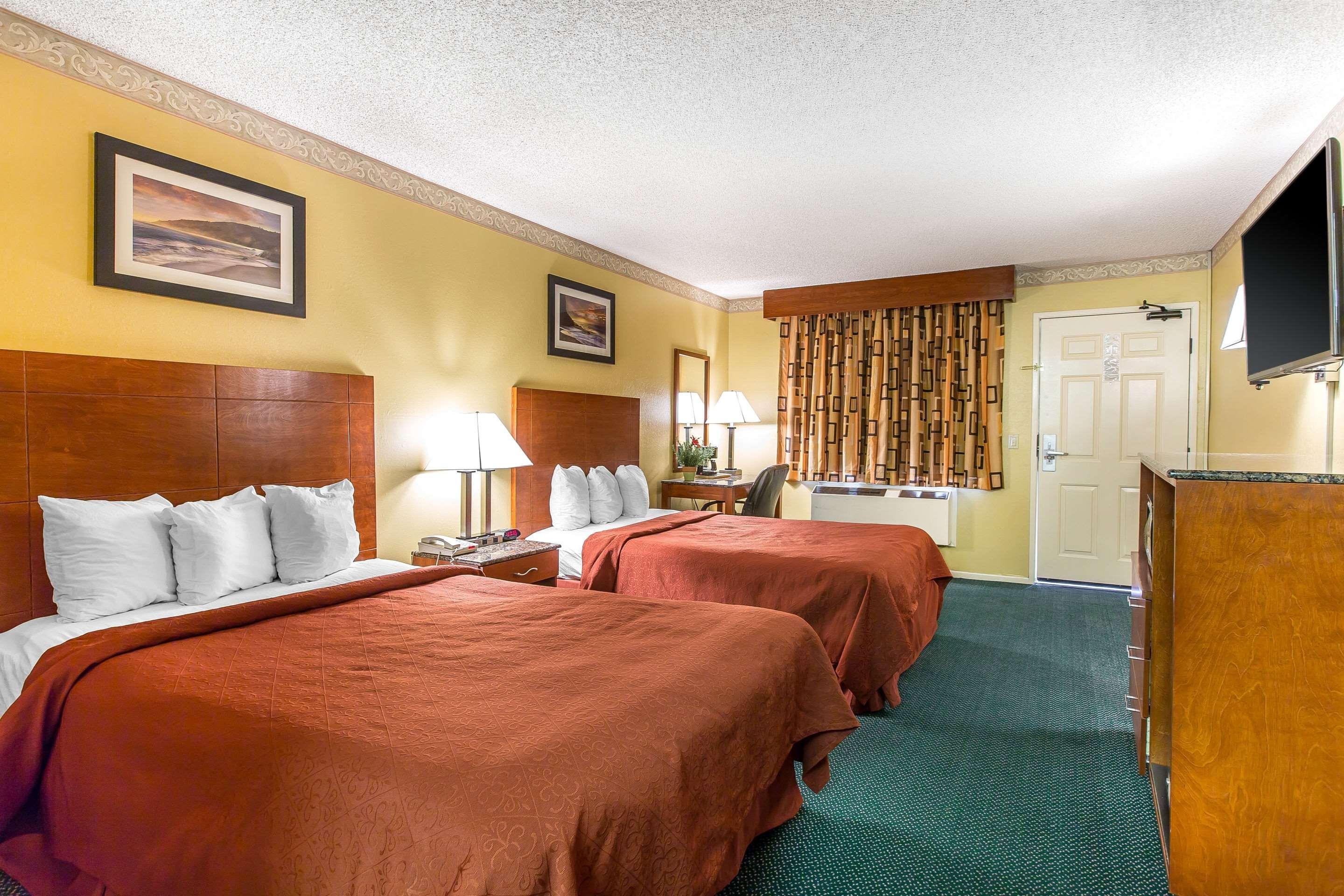 Quality Inn & Suites Camarillo-Oxnard Exterior photo