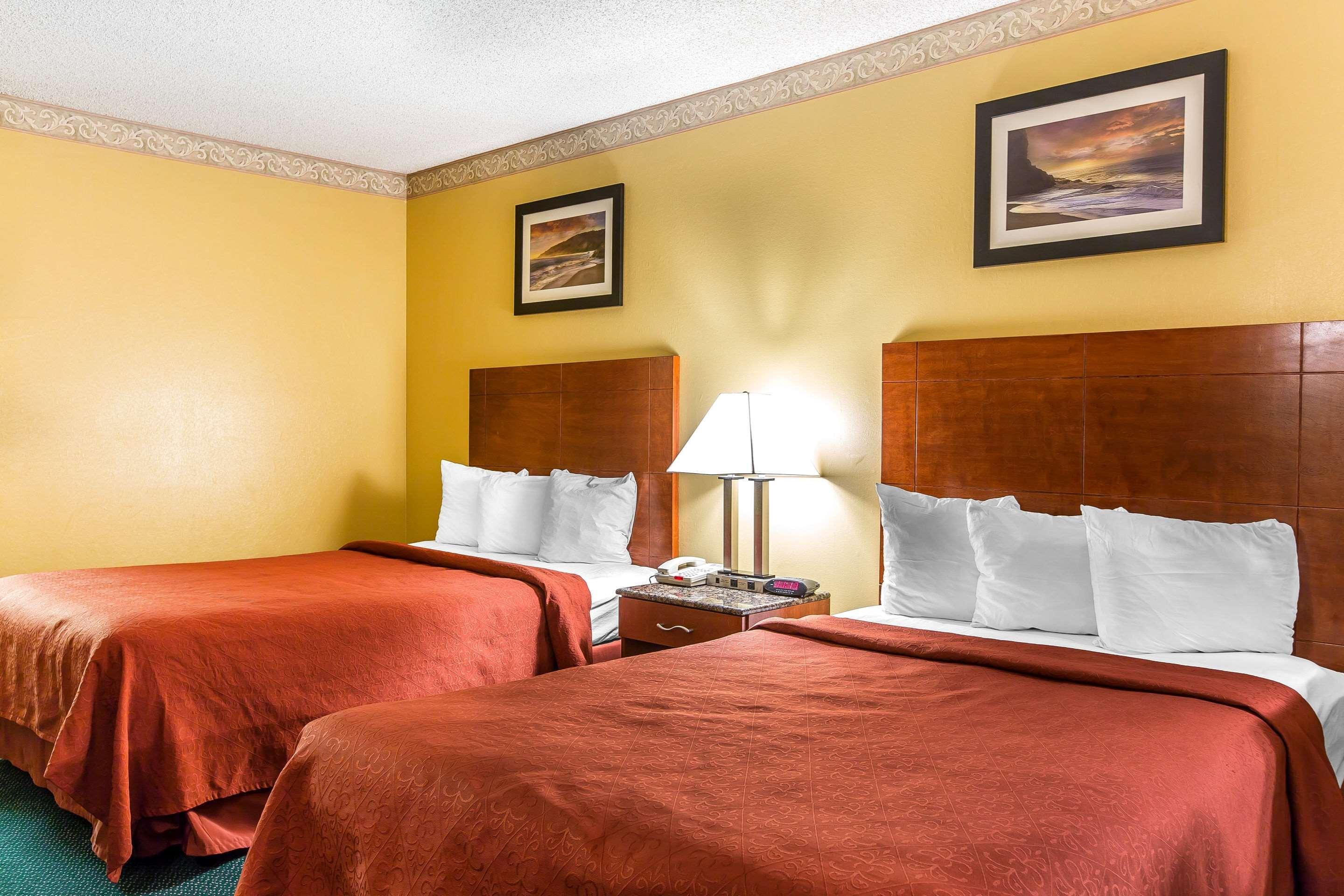 Quality Inn & Suites Camarillo-Oxnard Exterior photo