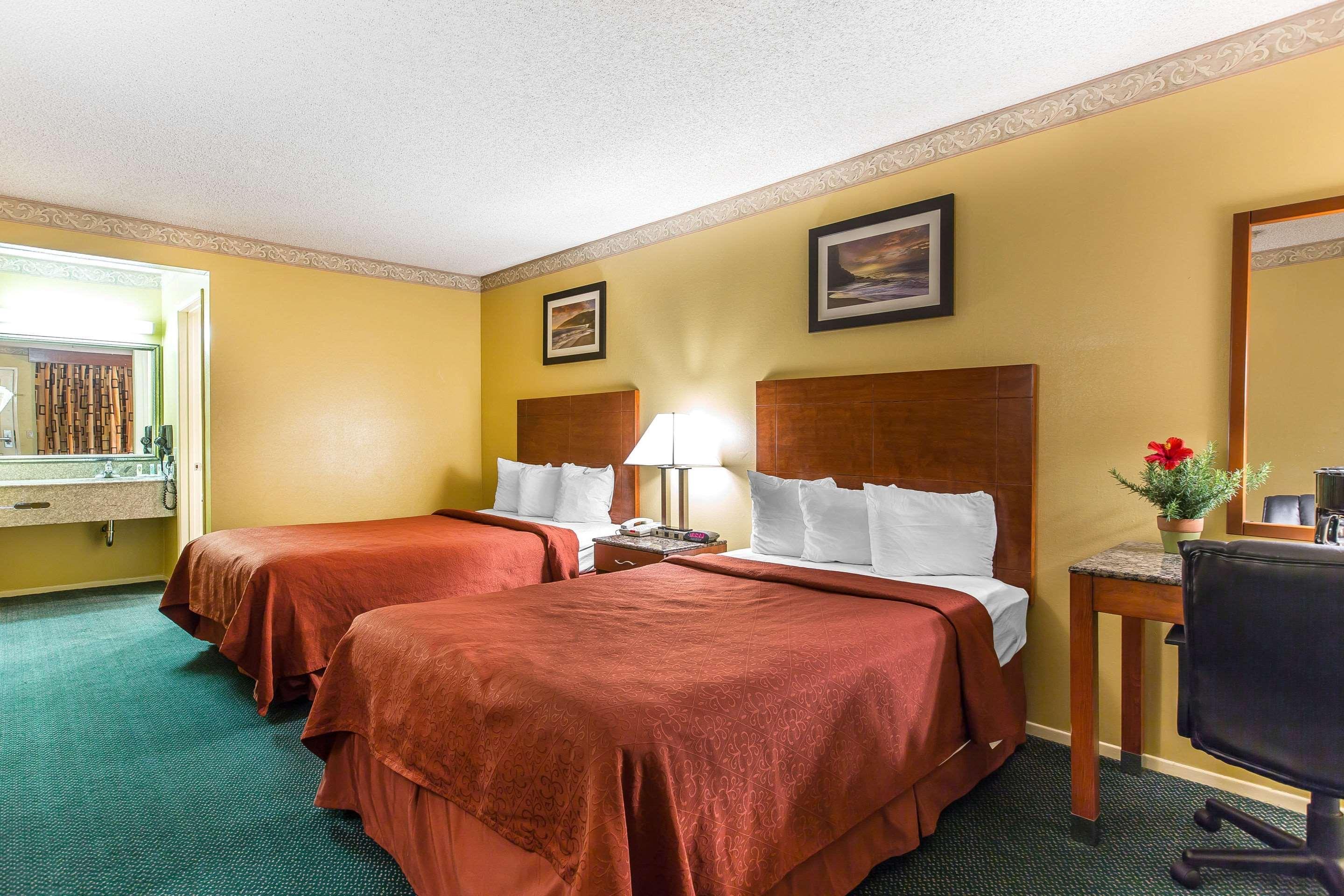 Quality Inn & Suites Camarillo-Oxnard Exterior photo
