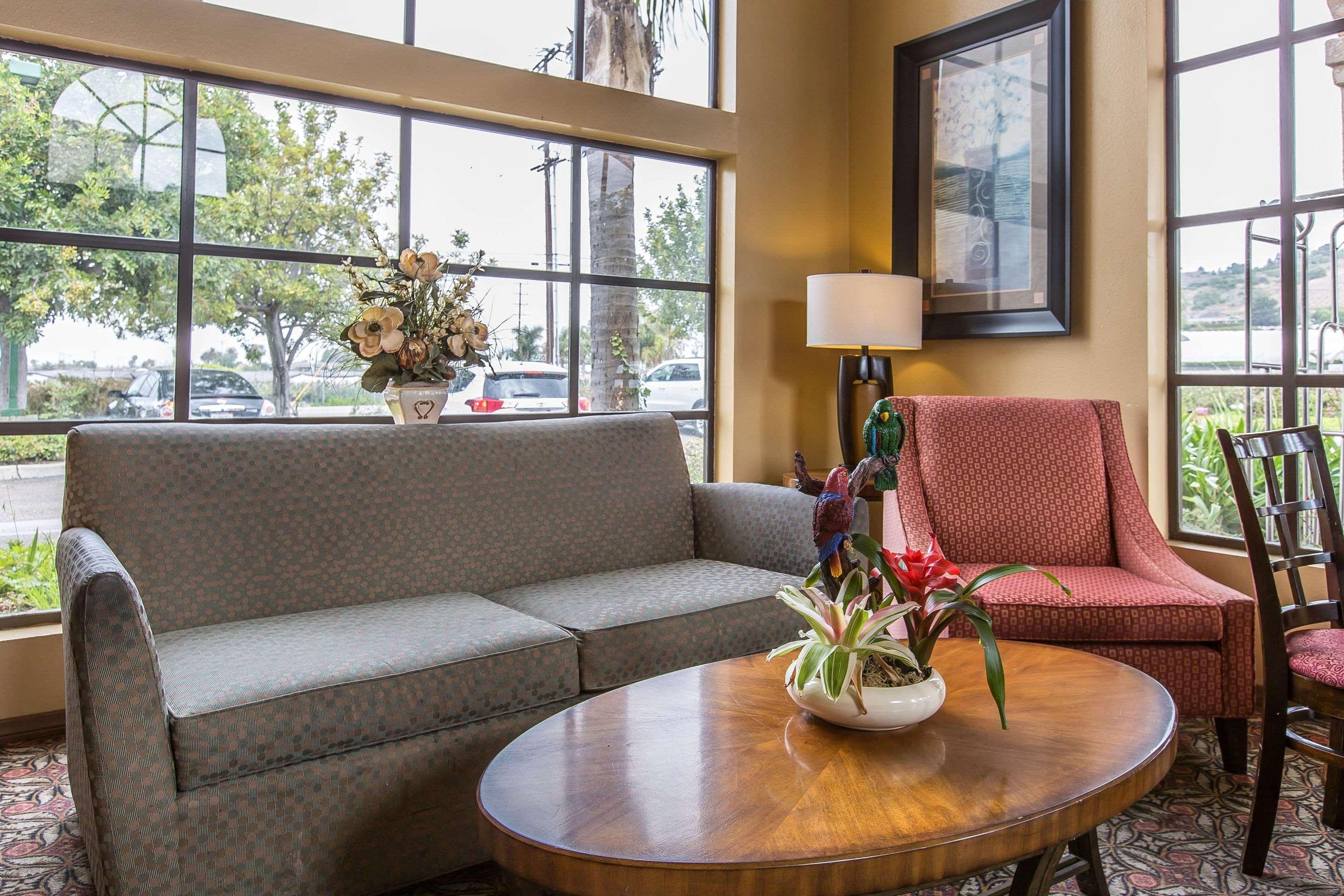 Quality Inn & Suites Camarillo-Oxnard Exterior photo