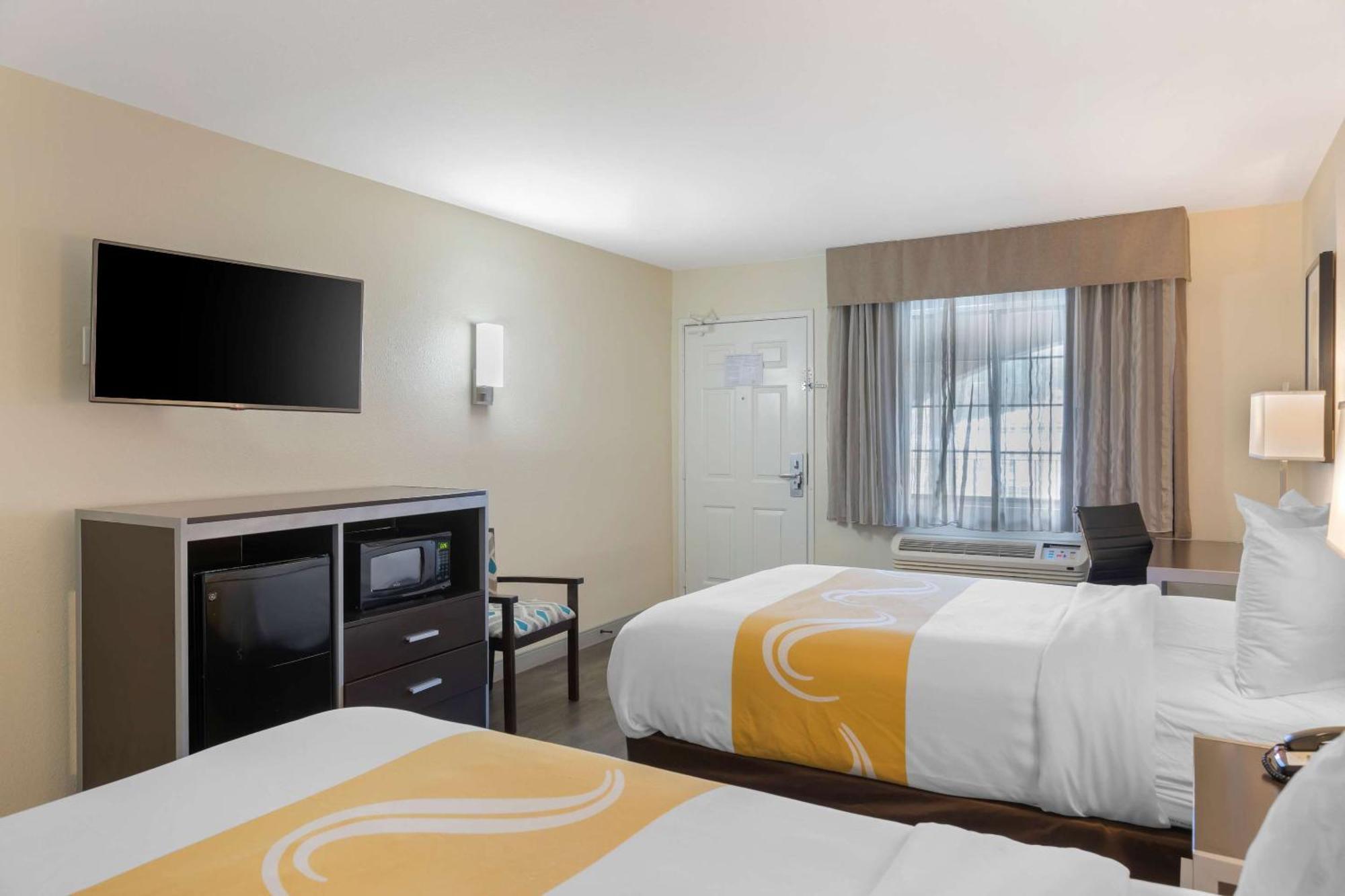Quality Inn & Suites Camarillo-Oxnard Exterior photo