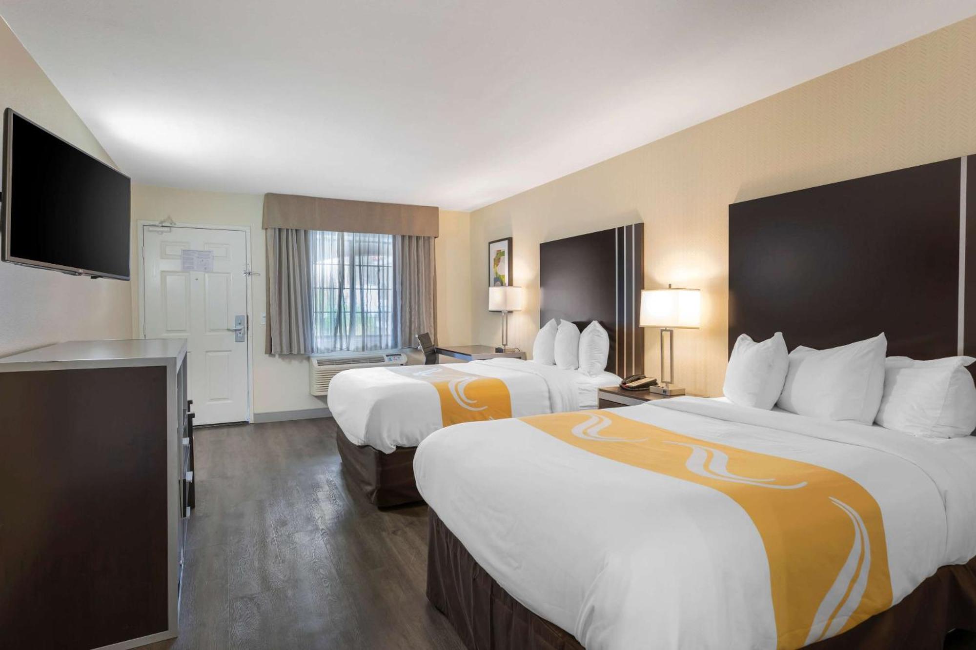 Quality Inn & Suites Camarillo-Oxnard Exterior photo