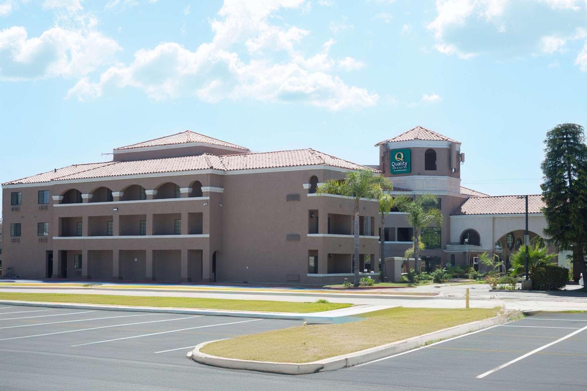 Quality Inn & Suites Camarillo-Oxnard Exterior photo